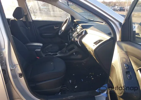 2011 Hyundai Tucson Gl z USA, uszkodzony, nr VIN KM8JT3AB0BU193142